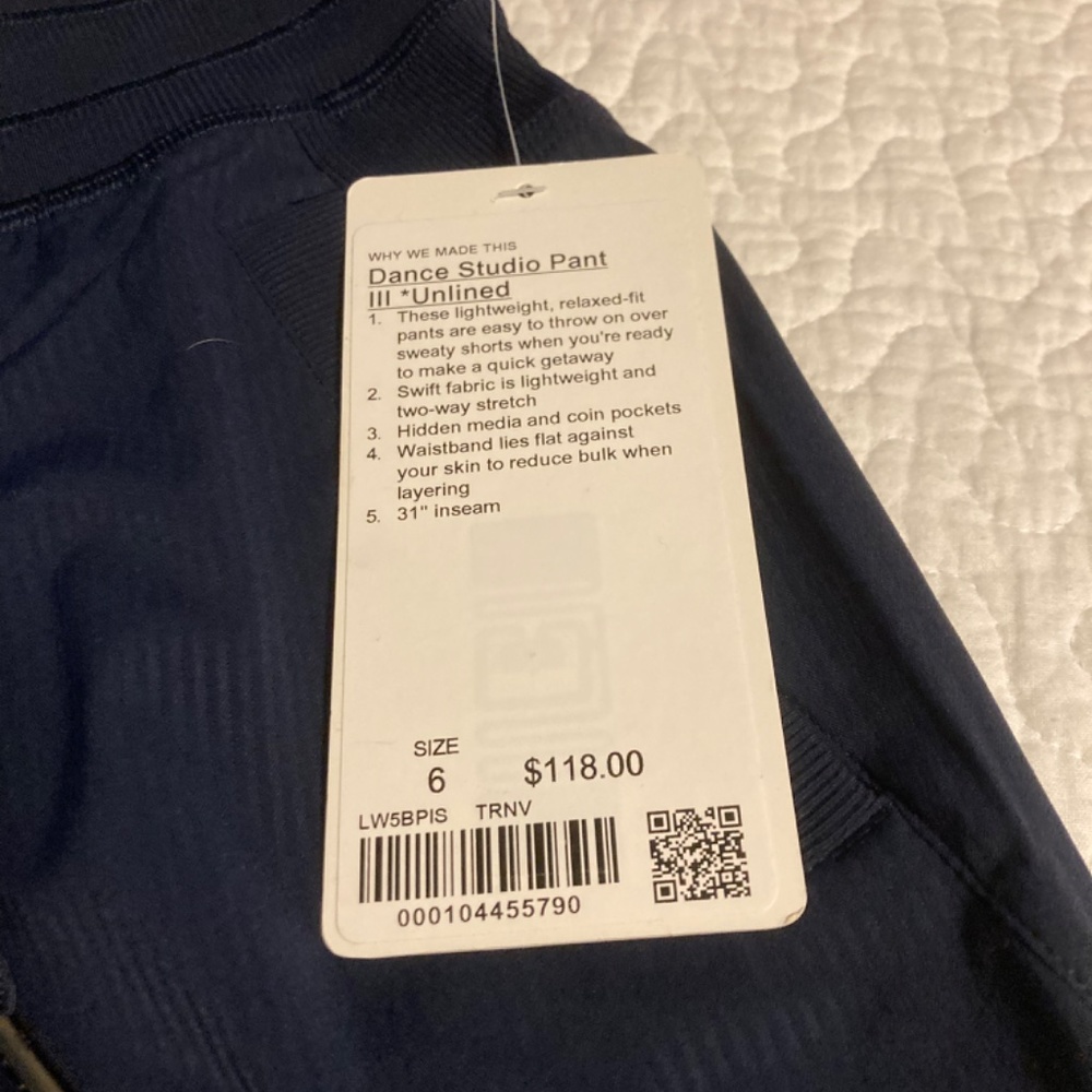 Lululemon wind pants - Picture 4 of 5
